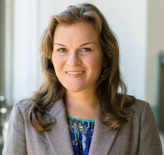 Dr. Elizabeth Andrade Headshot