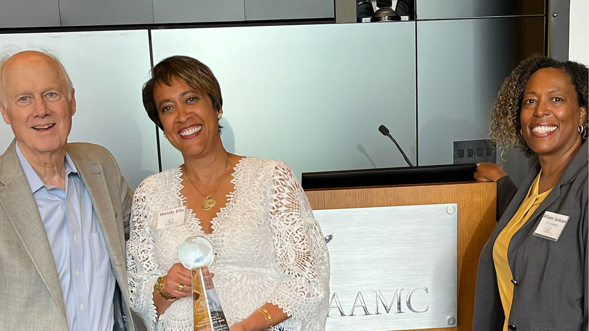Wendy Ellis with her award.