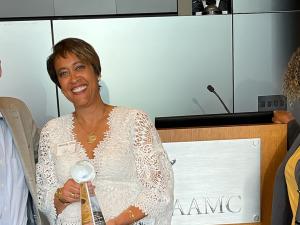 Wendy Ellis with her award.