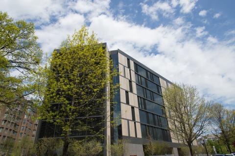 950 New Hampshire Avenue exterior