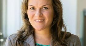 Dr. Elizabeth Andrade Headshot